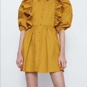 Ruffled voluminous dress